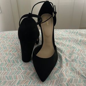 Aldo black, closed toe heels